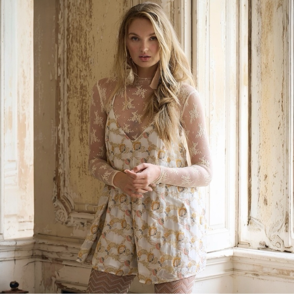 NWOT Free People Chiara Playsuit Floral Embroidered Romper Gold Ivory Size M